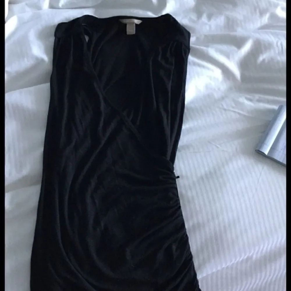 Banana Republic black tank with zipper - new S